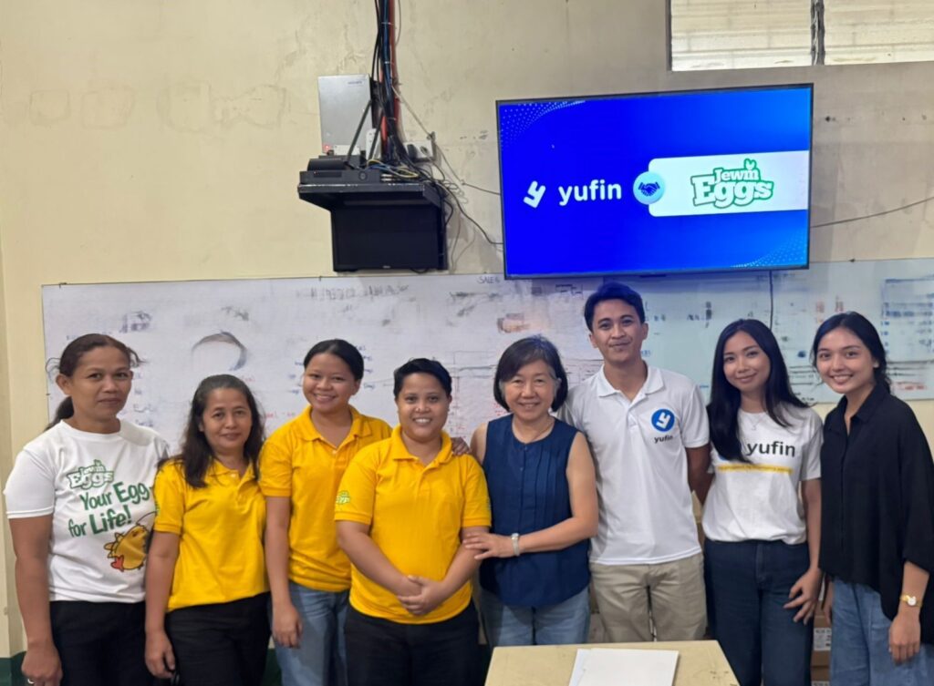 yufin and JEWM Eggs team during contract signing.